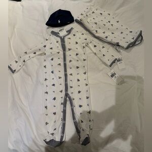 New with tags-Ralph Lauren White Footed pajama with Navy Hat & matching blanket